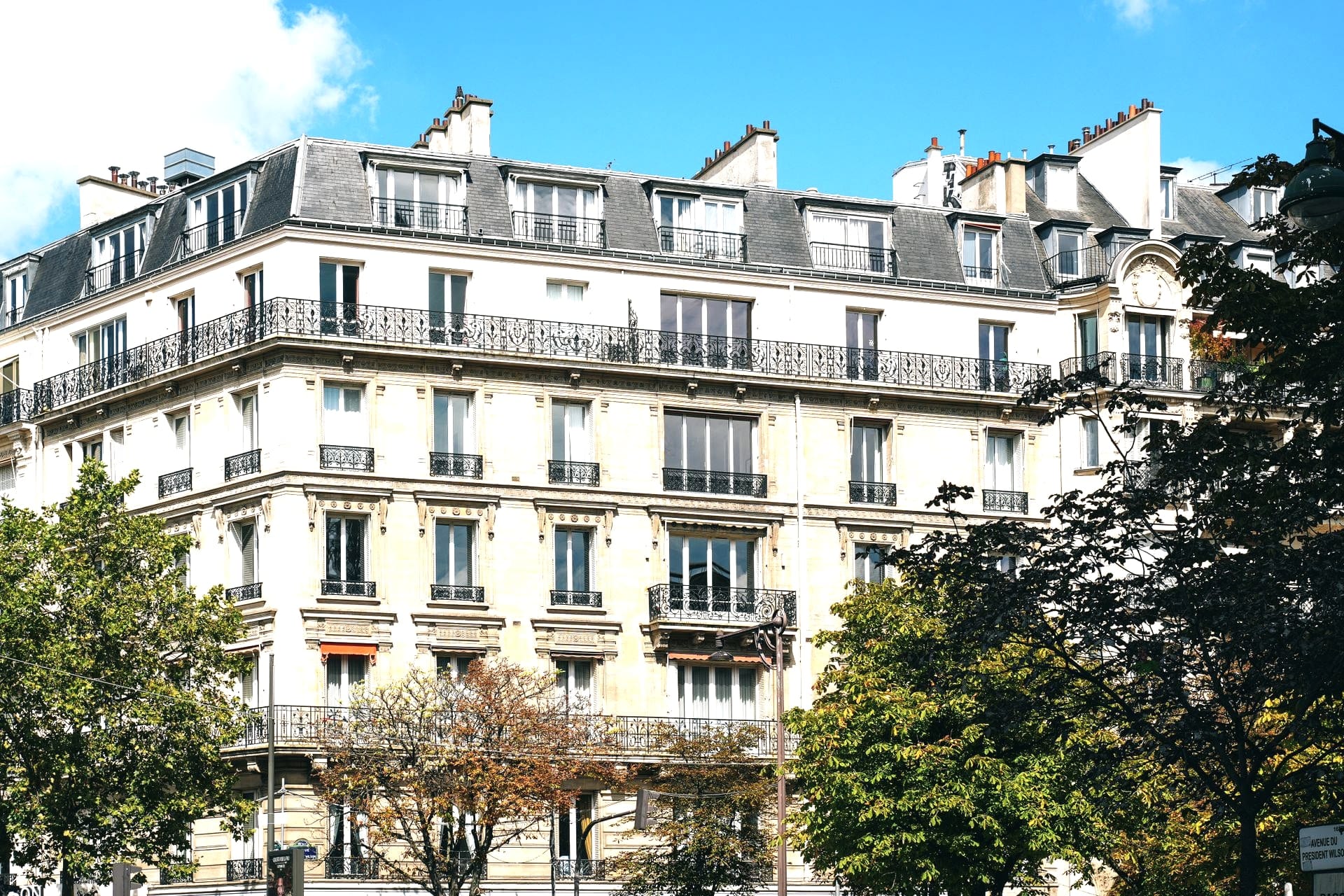 Façade d'un immeuble ancien, bien de rapport