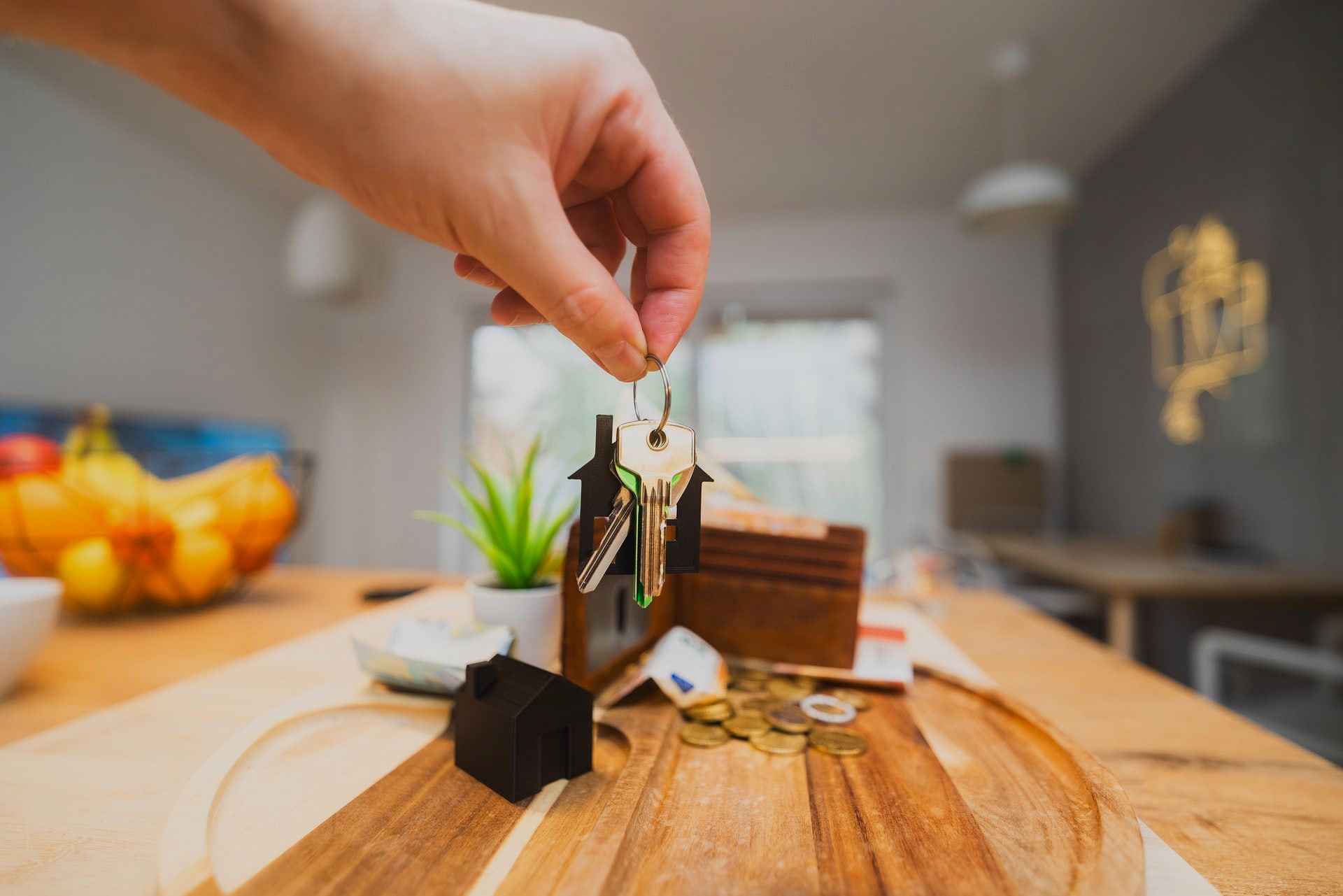 Clés posées à l'entrée d'un appartement